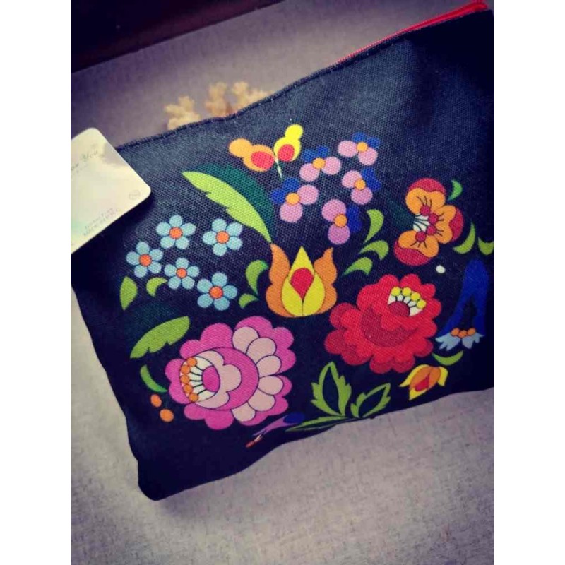 Magyar motívumos neszeszer