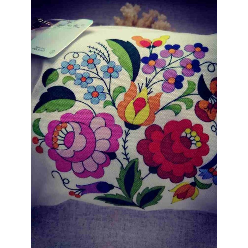 Magyar motívumos neszeszer