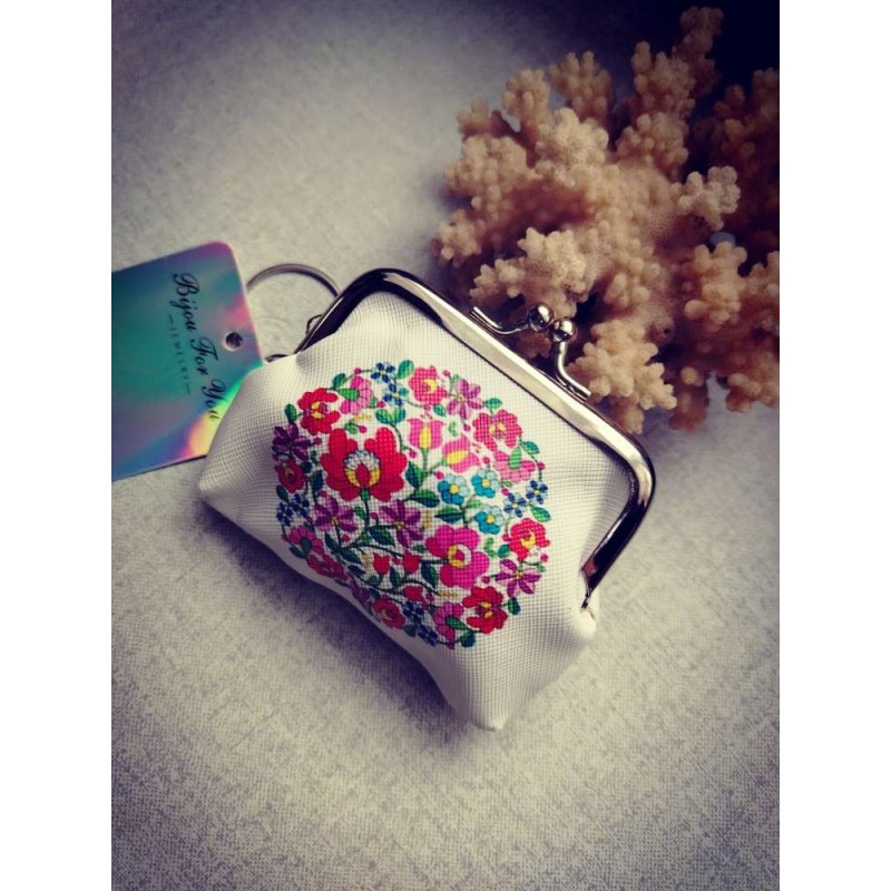 Magyar motívumos buksza Magyar motívumos buksza