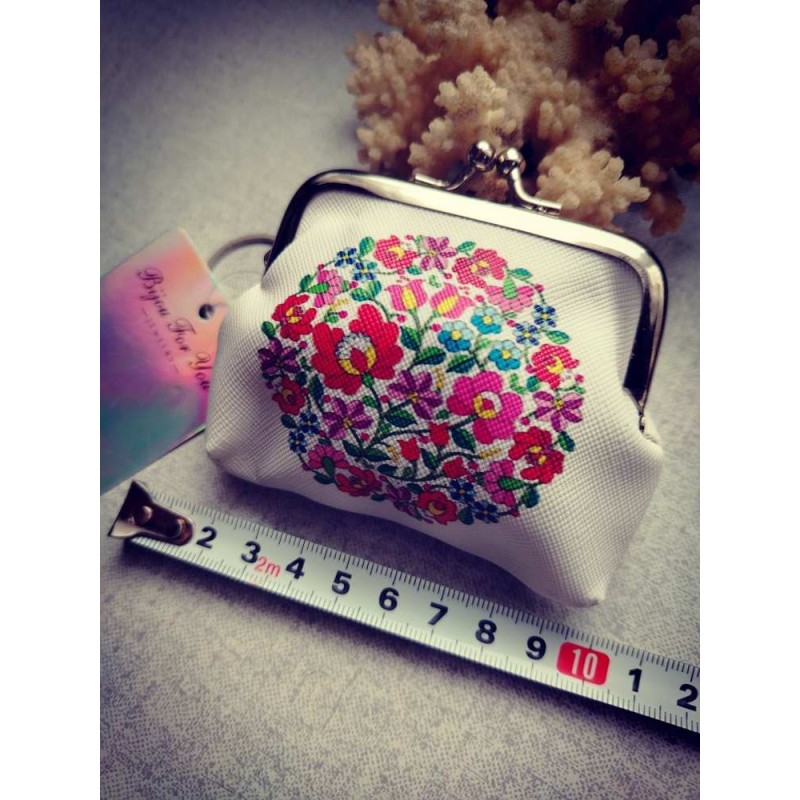 Magyar motívumos buksza Magyar motívumos buksza