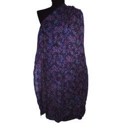 Virág mintás kendő