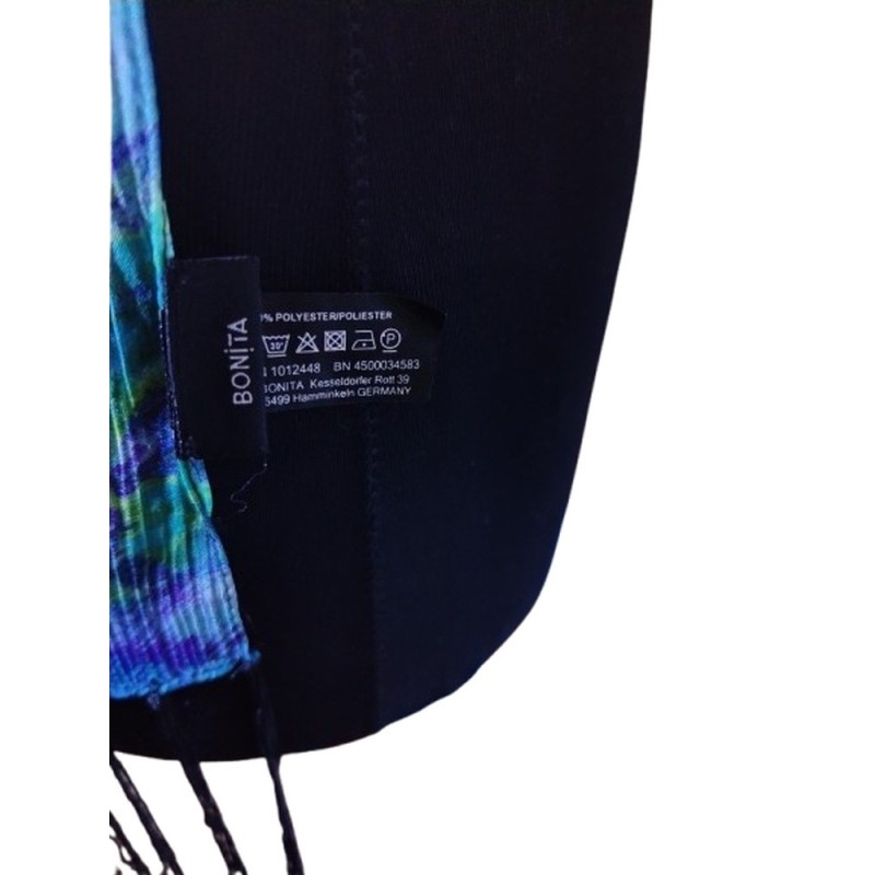 Sokszínű mintás kendő kék tónusokkal Sokszínű mintás kendő kék tónusokkal