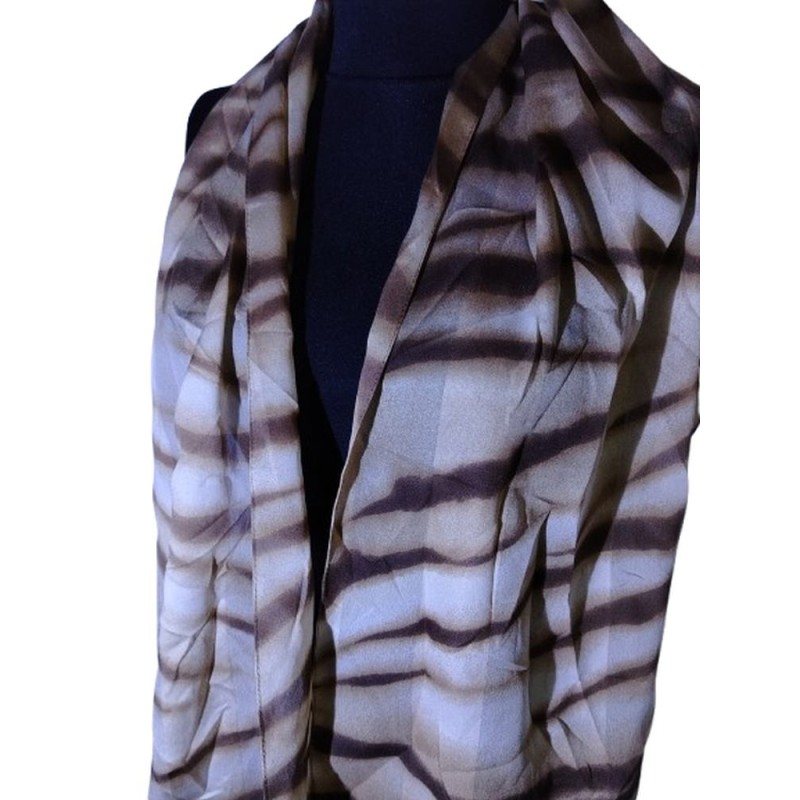 Barna mintás könnyű kendő Barna mintás könnyű kendő