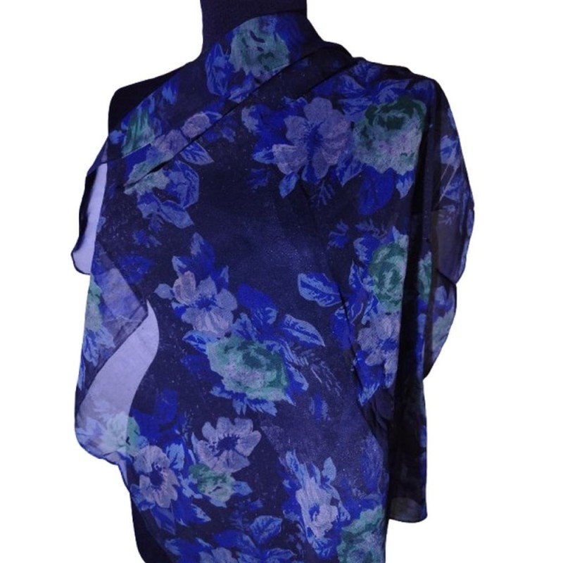 Sötétkék virágmintás kendő Sötétkék virágmintás kendő