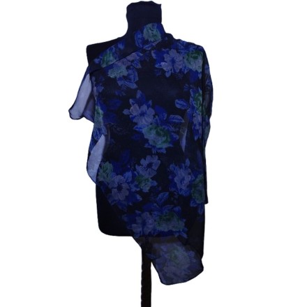 Sötétkék virágmintás kendő