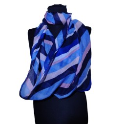 Hullámzó kék körök csendes ölelésben